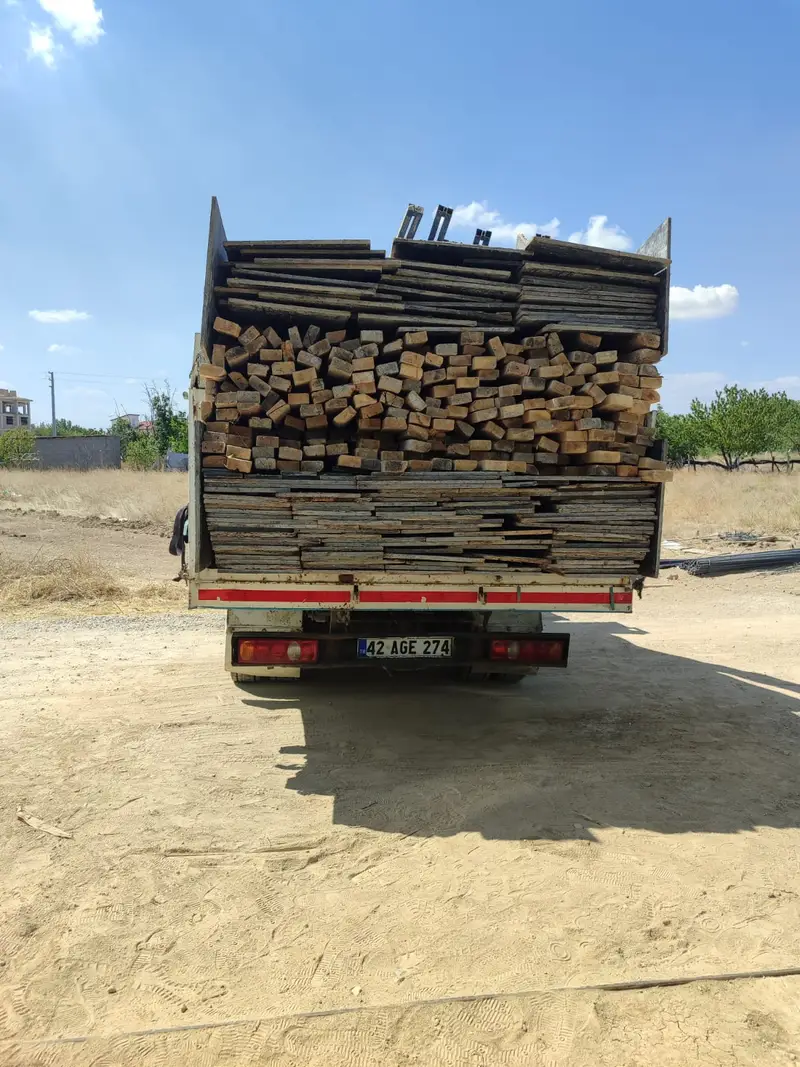 Kalıp kerestesi ve plaka yükü